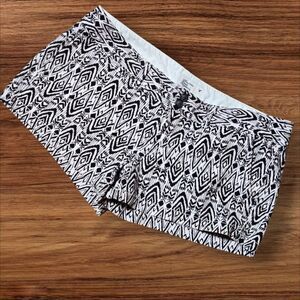 American Eagle Black and White Geometric Print Short Shorts